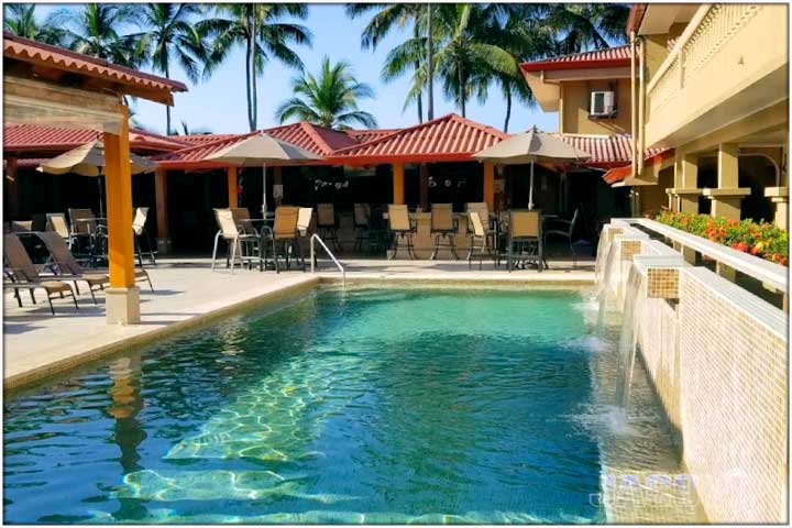 Courtyard & Poolside