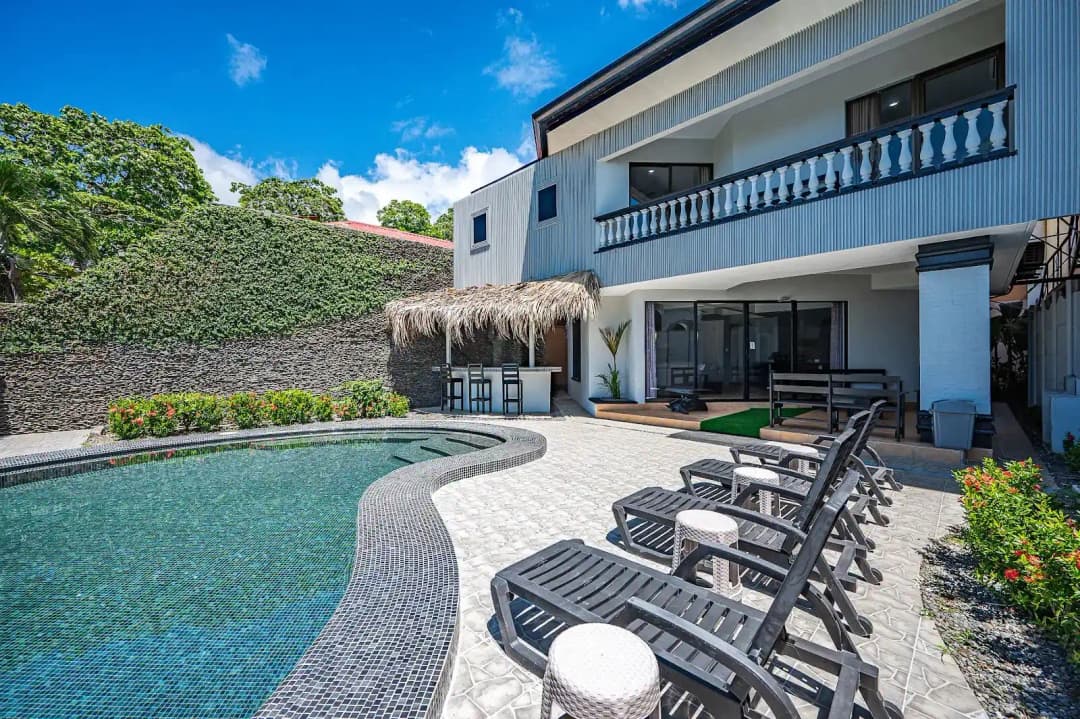 Beachfront Party Casa Jr.